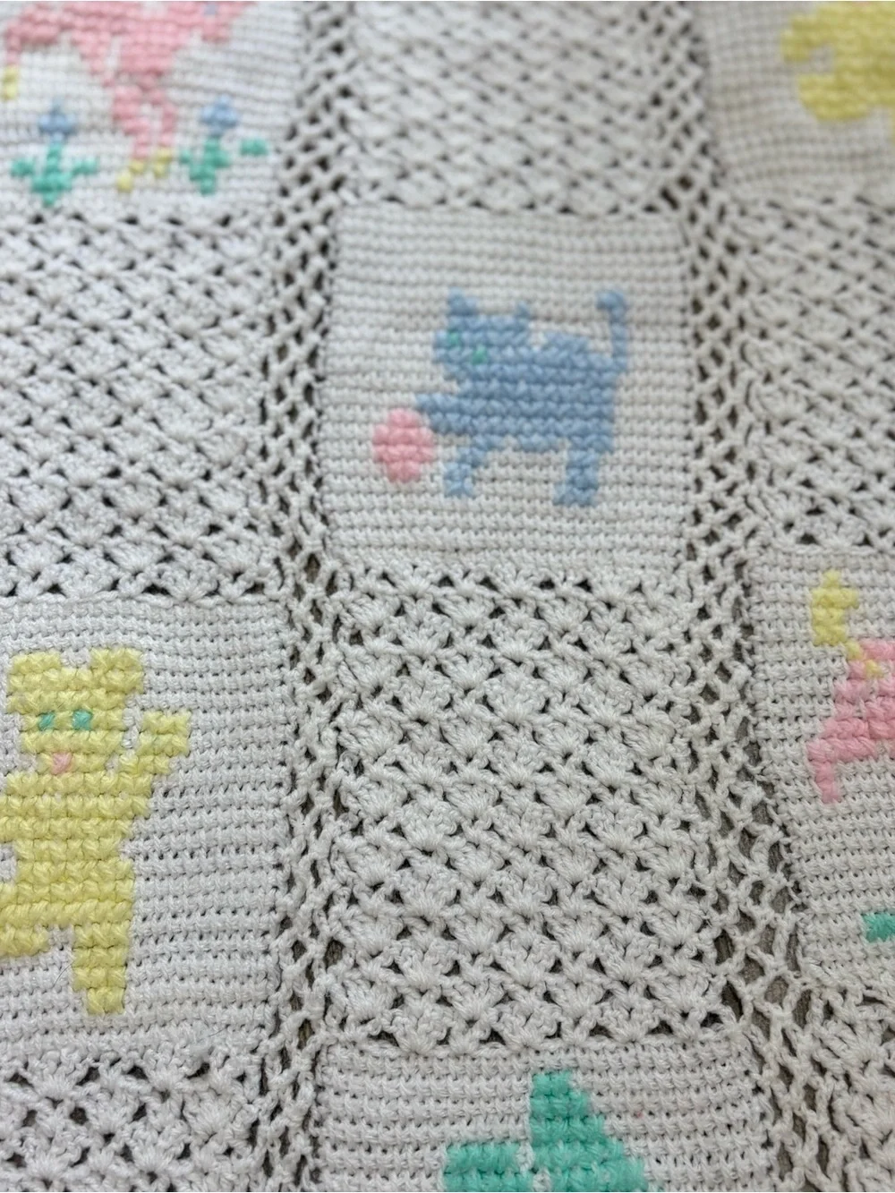 Vintage Handmade Animal Crochet Baby Blanket Cross Stitch 28x38” Unisex Pastel‎